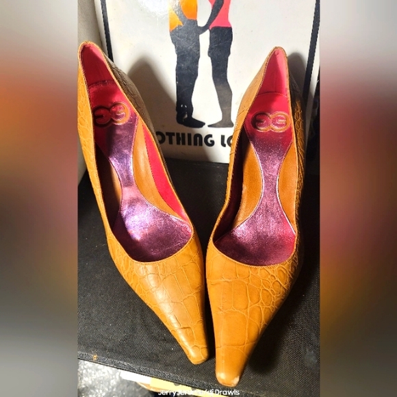 Escada Shoes - Escada Kitten Heels